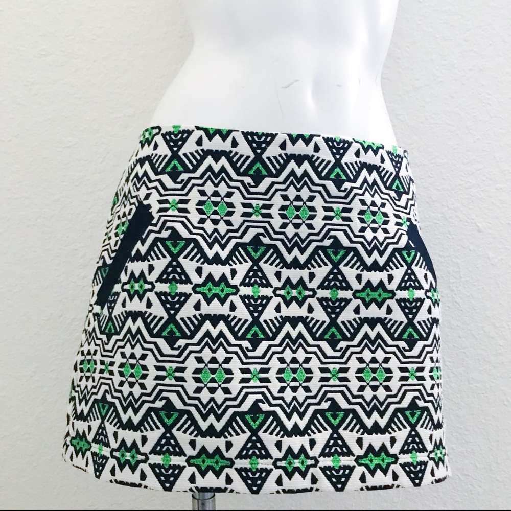 TOPSHOP | EMBOSSED NAVAJO PRINT | MINI SKIRT D7
